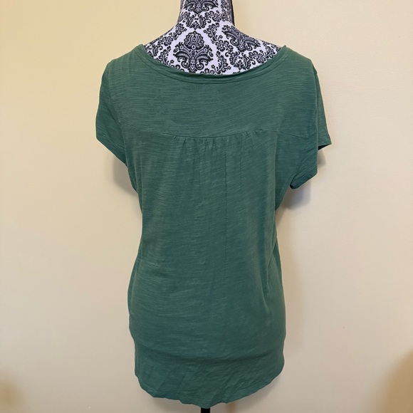 Banana Republic Malibu tshirt - Picture 2 of 3